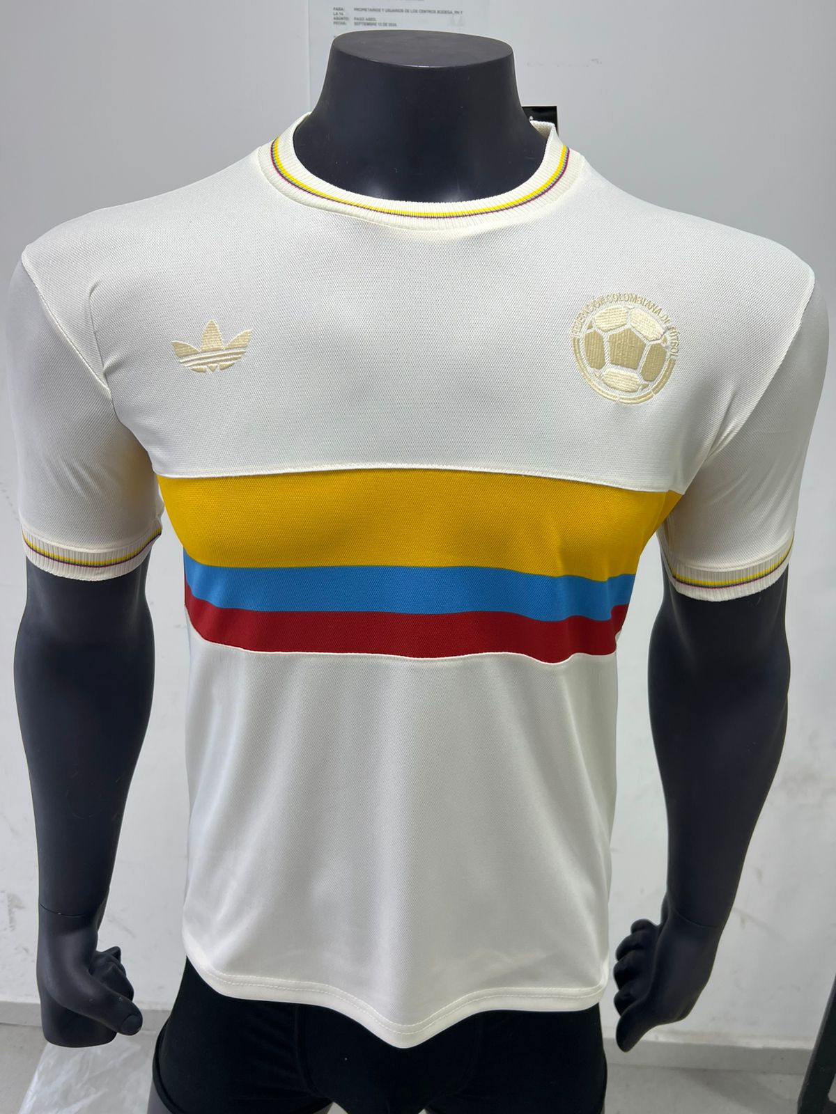 Vista 4 de CAMISETA COLOMBIA 100 AÑOS ULTIMAVERSION - TALLA: SMUJER